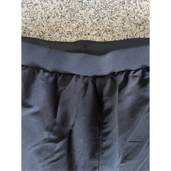 ❤️Under Armour Lined Athletic Shorts❤️ - Picture 3 of 7